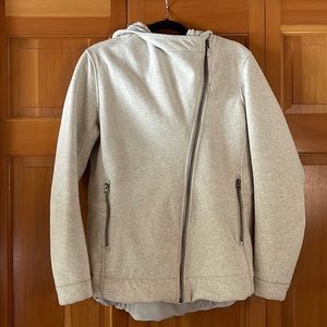 EUC Lululemon water resistant sherpa jacket with hood.